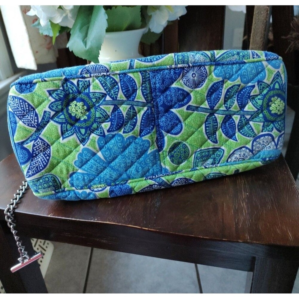 Vera Bradley Authentic Daisy Doodle Bag With Chain And Toggle! ❤️ - Picture 6 of 7
